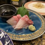 寿司処 角 - かんぱち刺身：身厚く、そこそこ美味し。