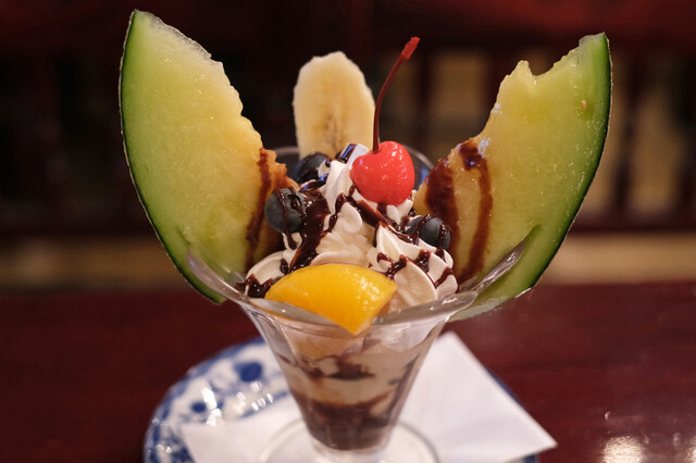 フルーツパフェ⭐️貯金箱⭐️レトロ⭐️即購入不可 ☆昭和レトロ☆フルーツパフェ 貯金箱 - メルカリ