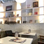 CAFE KATSUO - 店内