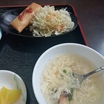 台湾料理 福祥居 - 酢豚定食の揚げ物とスープ