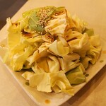 もつ焼 のんき - キャベツサラダ390円