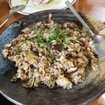 洋膳酒房 ひげ - 大葉とキノコ焼き飯