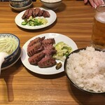 牛たん炭焼き 利久 - 