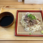 うどん　肉のうめぜん - 黒毛和牛の肉ざるうどん　７５０円