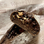 ベーカリー燈 - チョコとクランベリーのカンパーニュ ¥300