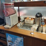 Yakiniku No Watami - お水とお茶は、ドリンクバーカウンターでセルフです。