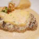 旬菜ステーキ処 らいむらいと - らいむらいとチーズハンバーグ