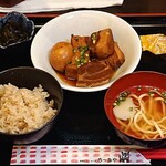 うーみや - うーみや 八重洲別邸 ＠日本橋 ランチ ラフテー定食 税込980円 ご飯少な目でお願い