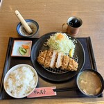 Katsu Hisatei - 熟成ロースカツ定食・中（税込み１６２８円）