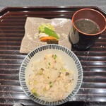 西麻布 万葉 - 山菜と桜鱒の土鍋ご飯、赤出汁 香の物