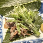 西麻布 万葉 - 油目葛叩き玉子葛豆腐 うるい 木の芽