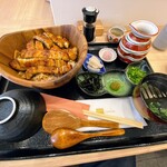 Honkaku Unagi Unashima - ひつまごはん特＋定食セット