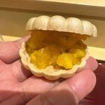 銀座 しのはら - フォアグラとマンゴー　ファションフルーツ　最中