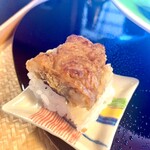 Oryori Kifune - 鱧の鮨・鱧らしい食感と風味、独特の旨味にタレが絶妙に絡み、シャッキリした酢飯が美味しい