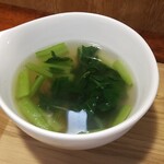 キッチン ブルー グローブ - ほうれん草のスープ