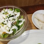 キッチン ブルー グローブ - サラダ、お新香のアップ