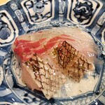 鮨 龍平 - 焼霜皮を別添