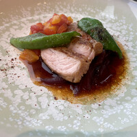 ベージュ アラン・デュカス 東京 - 洋食屋クラス。