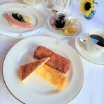 富士屋ホテル - フレンチトースト（奥）、シナモントースト（左手前）、パンケーキ（右手前）、どれも絶品でした。