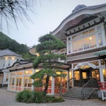 富士屋ホテル - 富士屋ホテル本館（登録有形文化財）。生きている間に、もう一度、泊まりたいです。