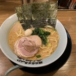 横浜家系ラーメン 剛麺家 - 