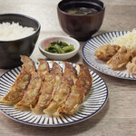 Set meal of grilled Gyoza / Dumpling and chicken