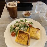 Cafe×Dining With A Will - ハムとチーズのフレンチトーストサンド（アイスコーヒー）