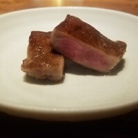 焼肉 うしみつ 恵比寿本店 - 芝浦～神谷商店さんから …… 
                      特選厚切りの神のタン　タン元