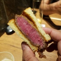 焼肉 うしみつ 恵比寿本店 - 厳選ヒレ肉のブリオッシュカツサンド～自家製ソース