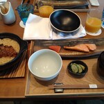 ウィズ ザ スタイル フクオカ - 鰻の土鍋ご飯 鮭 明太子 あおさの味噌汁 