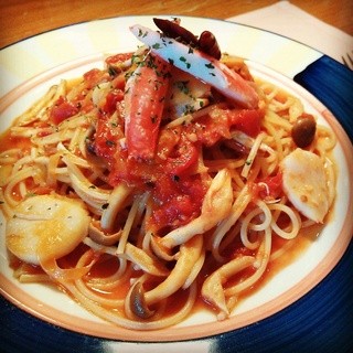 h Pasta - 帆立貝とカニのトマトソース ¥1450