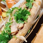 CYCLO Banh mi - バインミー　鶏のレモングラス煮　パクチー大盛