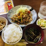 家庭料理居酒屋 よってって - ♪青椒肉絲風定食 ¥700