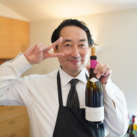 おしゃべりきのこ - オーナーソムリエの佐藤さん