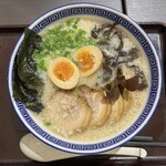 宇明家 - 厚切りもち豚とんこつチャーシュー麺