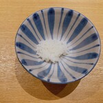 銀座うち山 - まずは一口