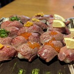 純酒場 オキタヤ - 和牛炙り寿司（デフォ、ウニ、イクラ）トロ牛タンれもん