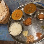インディヤム - インディヤムスペシャル 肉と海老のターリー