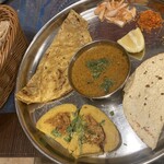 インディヤム - マスワディカレーターリー。
      ビジュアルからしてタダモノではないのがわかりますでせう？