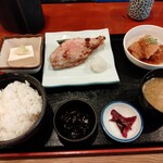 Tairyou - かつ煮・あこう鯛粕漬け焼きランチ 900