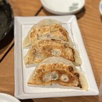 三田餃子酒場 - 手作りジャンボ焼き餃子