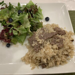 야마아라시 - お肉は少し硬かったものの、味付けはまずまずでした。葉物野菜がシャキシャキ新鮮で美味しかった♡