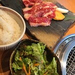 Ginza Enzou - お肉がメニュー写真通りの厚みがあってまず嬉しい。
