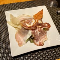 トラットリア ダイ パエサーニ - 自家製サラミの盛り合わせ ハーフポーション