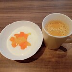Roiyaru Hosuto - ヨーグルト、コーヒー