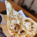 マサラ - 追いナン  焼き目パリッといい甘味のナン
