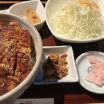 名古屋名物 みそかつ 矢場とん - 