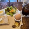 Achim Coffee - モーニングセット(税込390円)と水出し珈琲(税込500円)
①国産有機小麦の全粒粉厚切りハーフ&砂谷バター
②有機野菜サラダ
③茹で卵
④ミニヨーグルト
⑤自家製焼き菓子
お飲み物①水出しICE珈琲