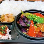 Sichuan-style stir-fried pork and eggplant Bento (boxed lunch)