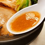 Yokohamaiekeiramembukotsuya - 麺固、脂多め、味濃いめのカスタム